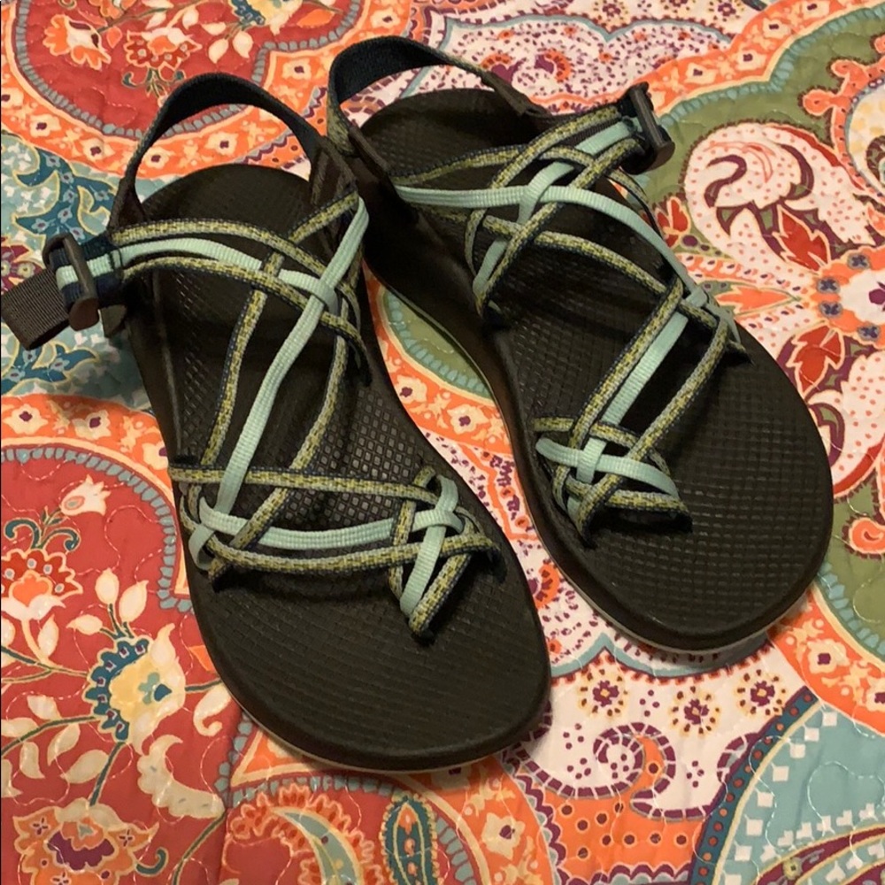 Chaco’s 3 strap with toe loop